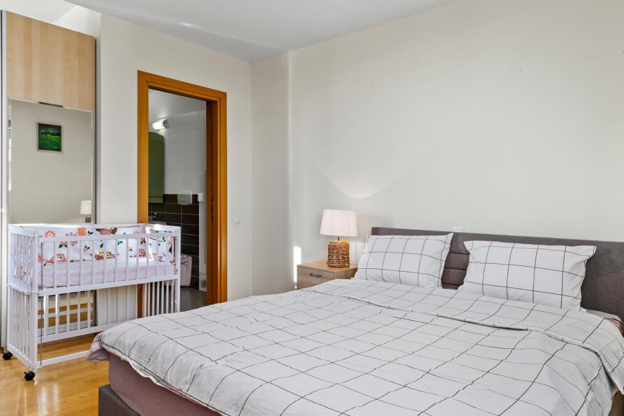 125 Sqm Family Friendly With Kids Room Bucarest Exterior foto