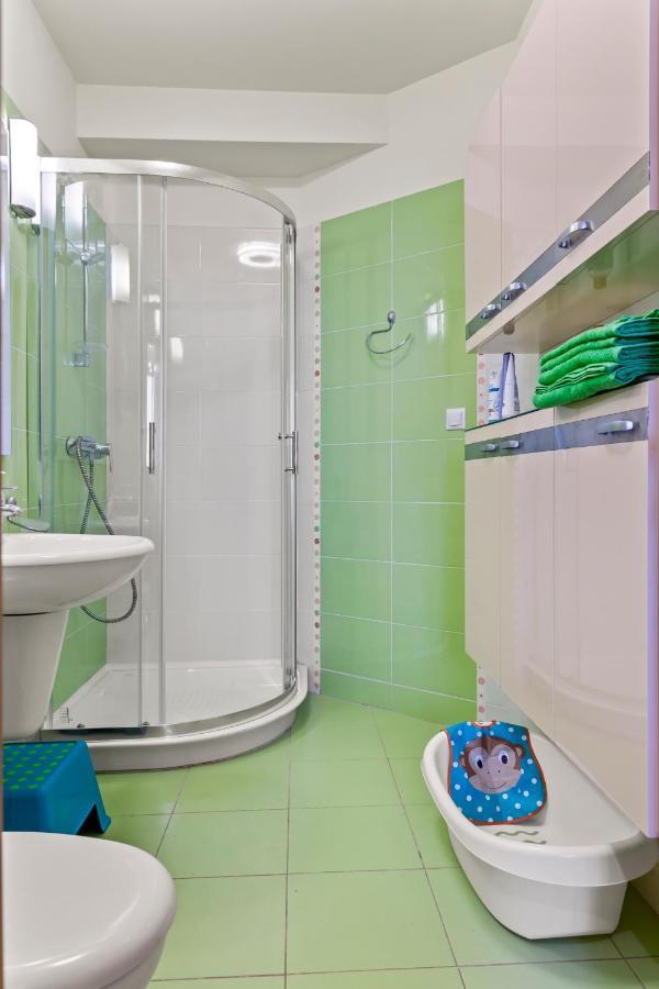 125 Sqm Family Friendly With Kids Room Bucarest Exterior foto