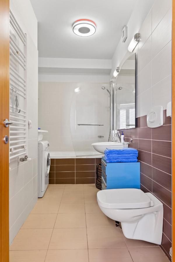125 Sqm Family Friendly With Kids Room Bucarest Exterior foto