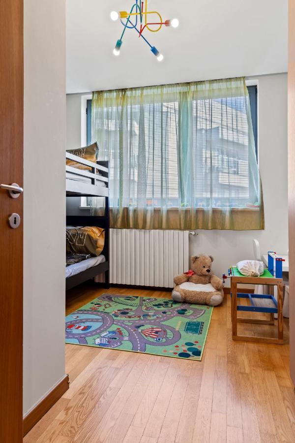 125 Sqm Family Friendly With Kids Room Bucarest Exterior foto
