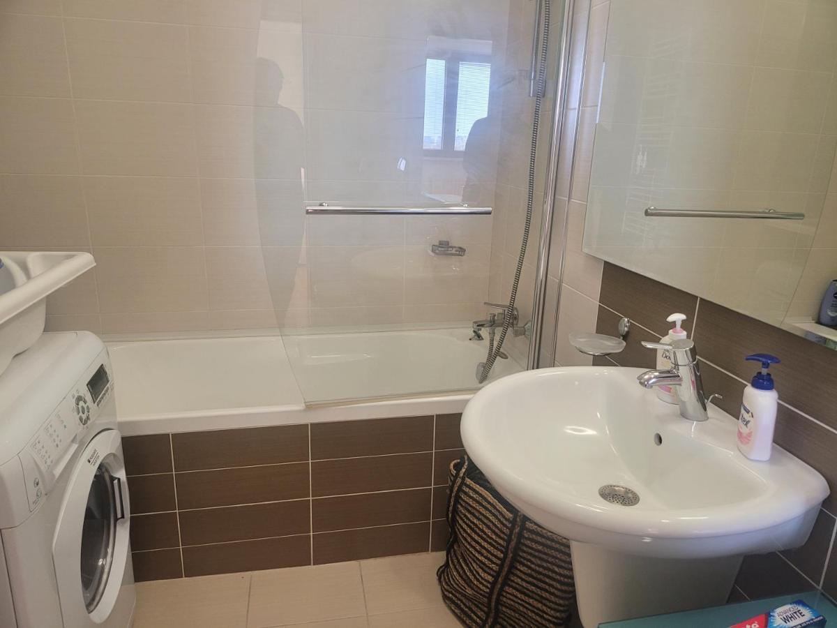 125 Sqm Family Friendly With Kids Room Bucarest Exterior foto