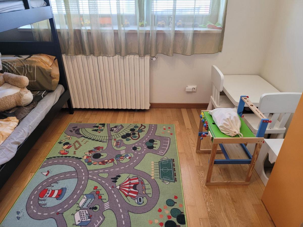 125 Sqm Family Friendly With Kids Room Bucarest Exterior foto